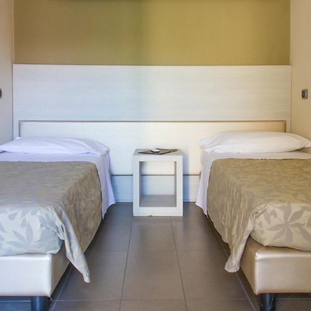 Hotel Rosenblatt Cervia Esterno foto