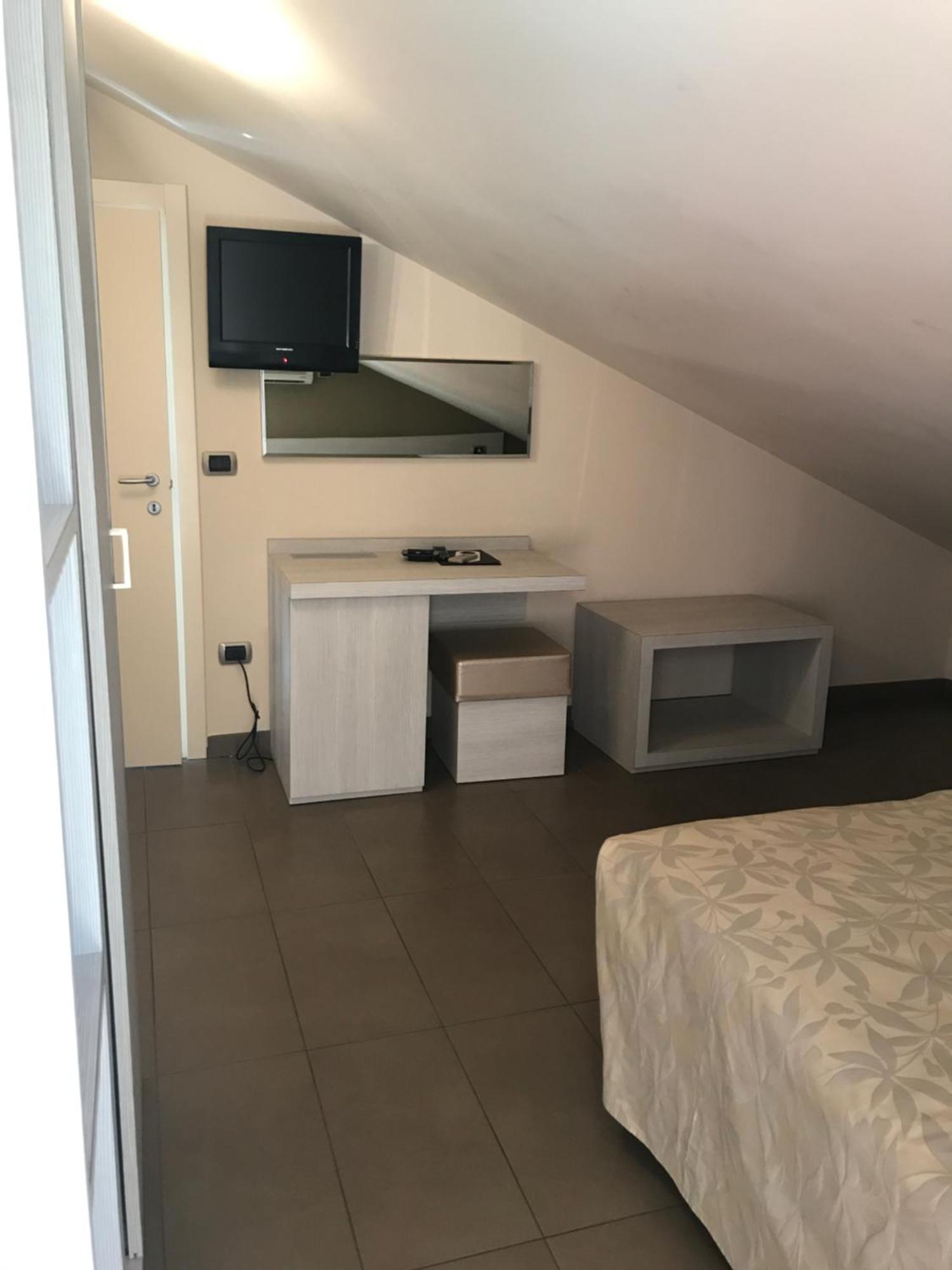 Hotel Rosenblatt Cervia Esterno foto