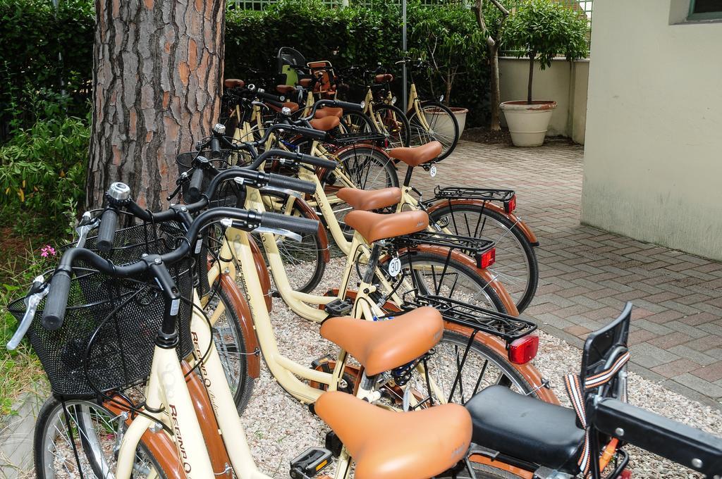 Hotel Rosenblatt Cervia Esterno foto