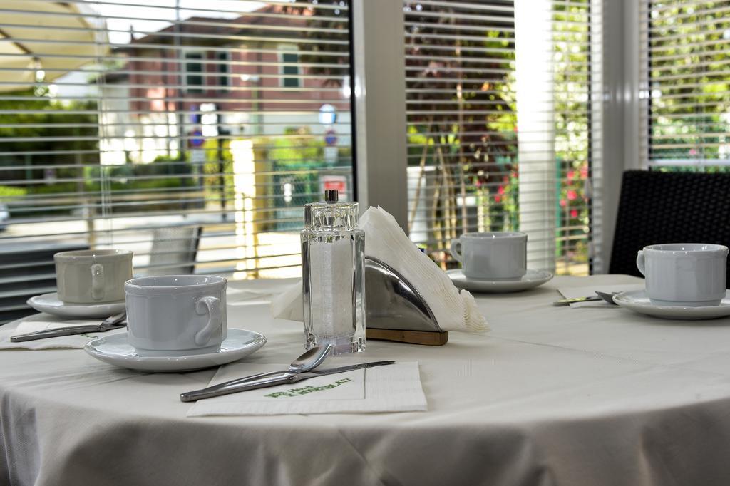 Hotel Rosenblatt Cervia Esterno foto