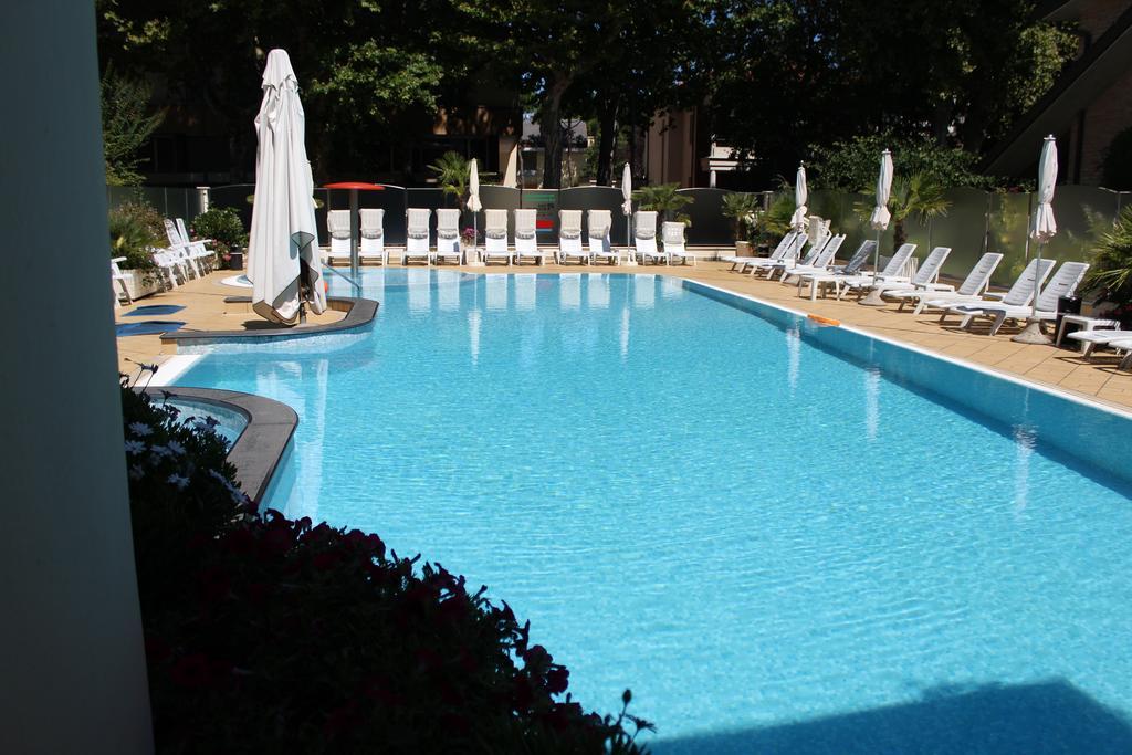 Hotel Rosenblatt Cervia Esterno foto