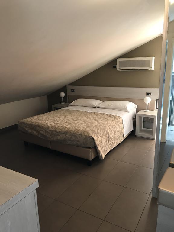 Hotel Rosenblatt Cervia Esterno foto