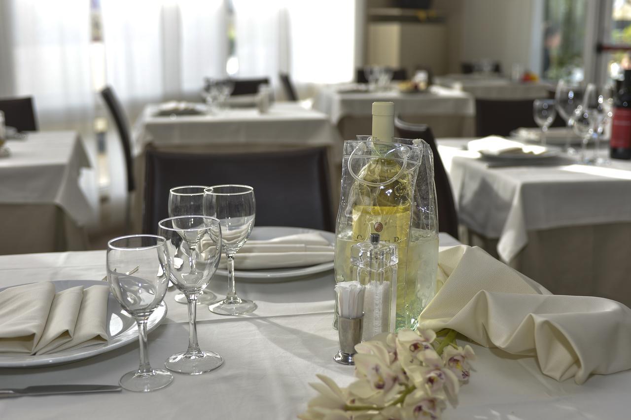 Hotel Rosenblatt Cervia Esterno foto