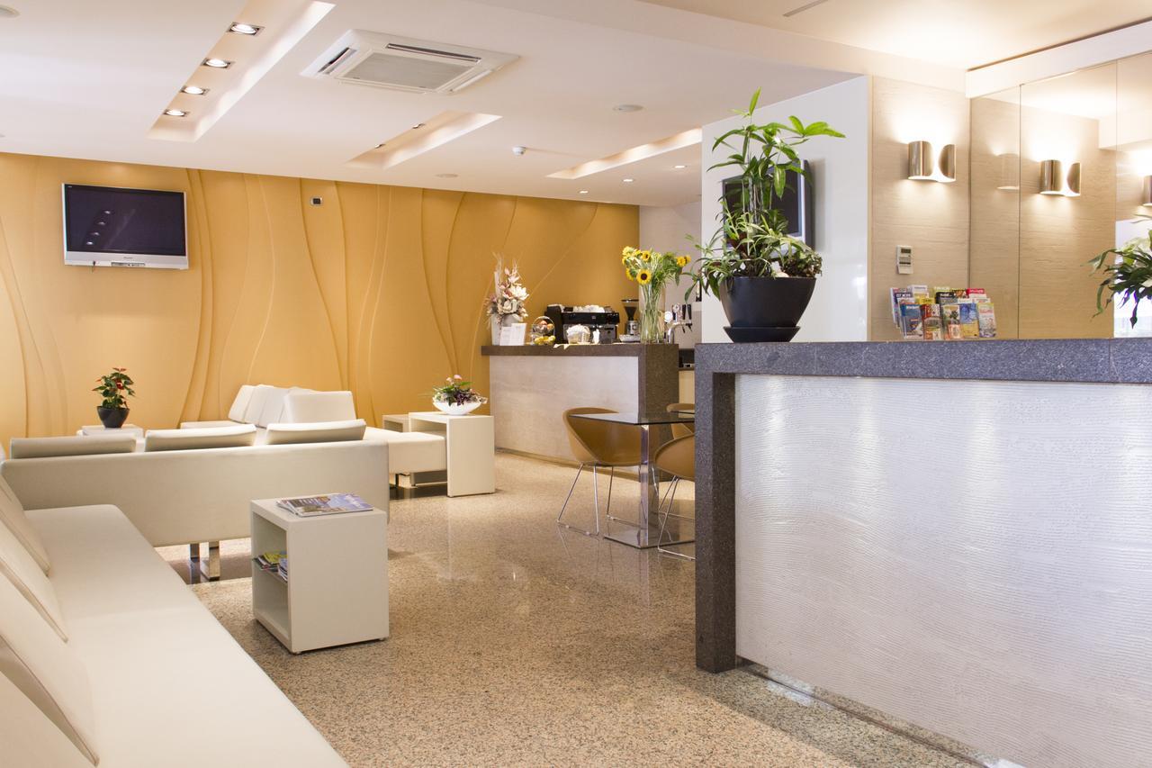 Hotel Rosenblatt Cervia Esterno foto