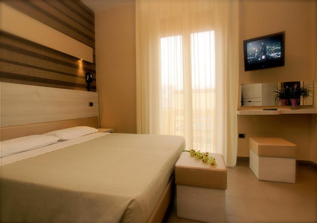 Hotel Rosenblatt Cervia Esterno foto