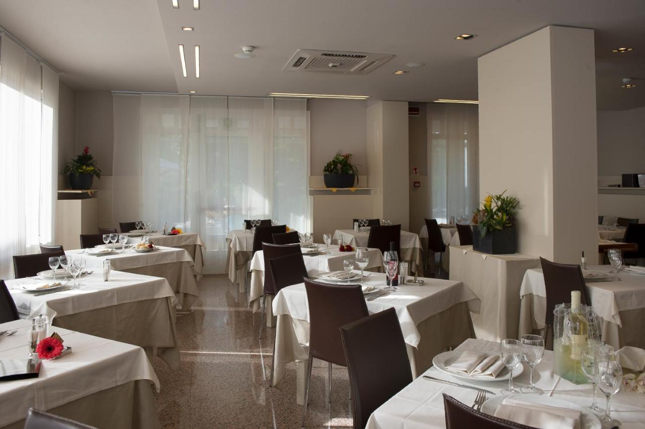 Hotel Rosenblatt Cervia Esterno foto