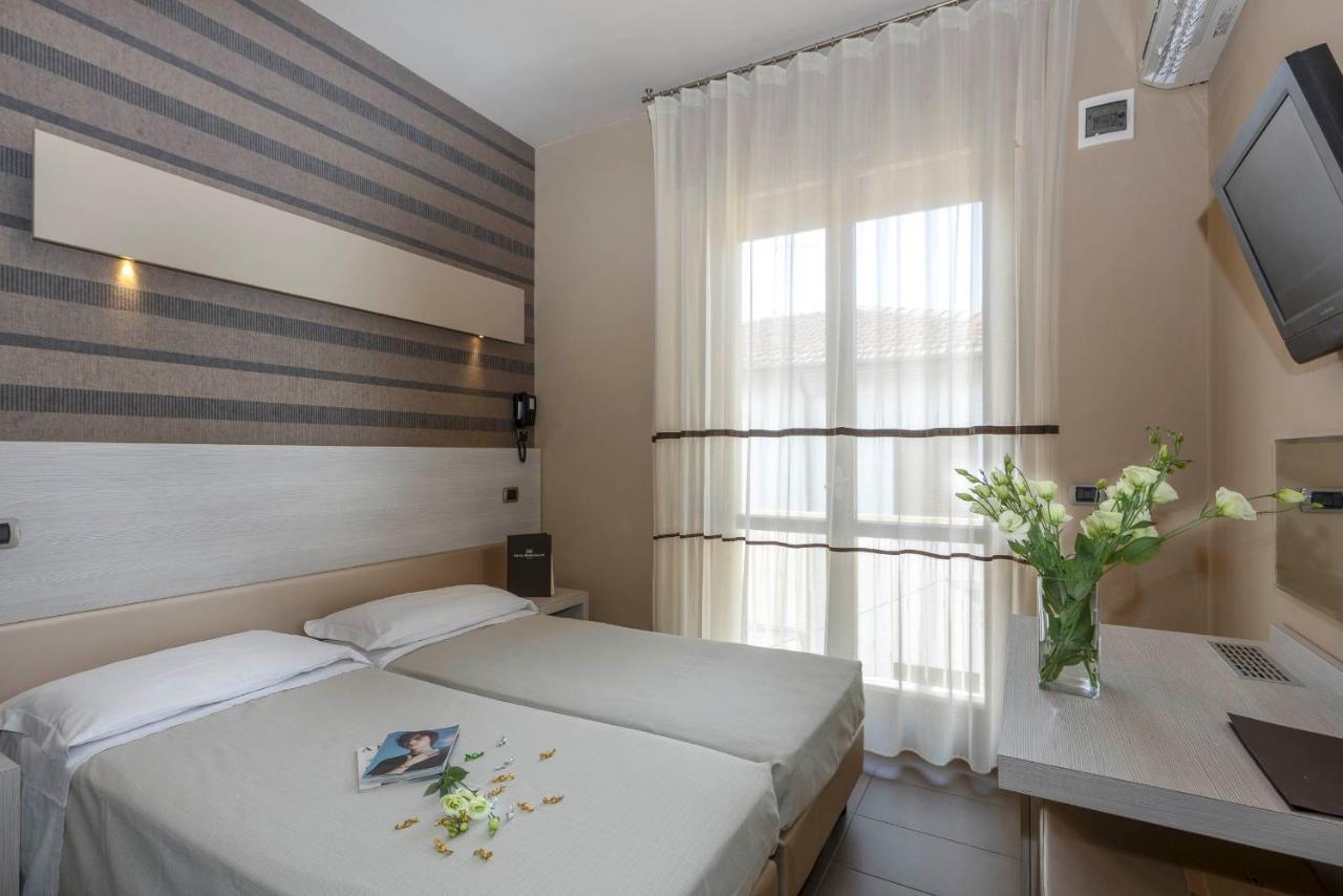Hotel Rosenblatt Cervia Esterno foto