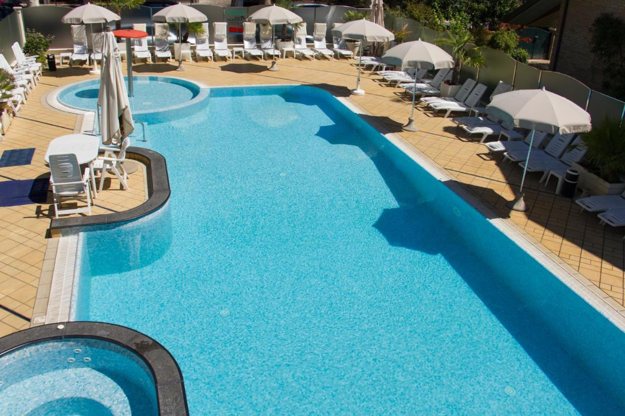 Hotel Rosenblatt Cervia Esterno foto
